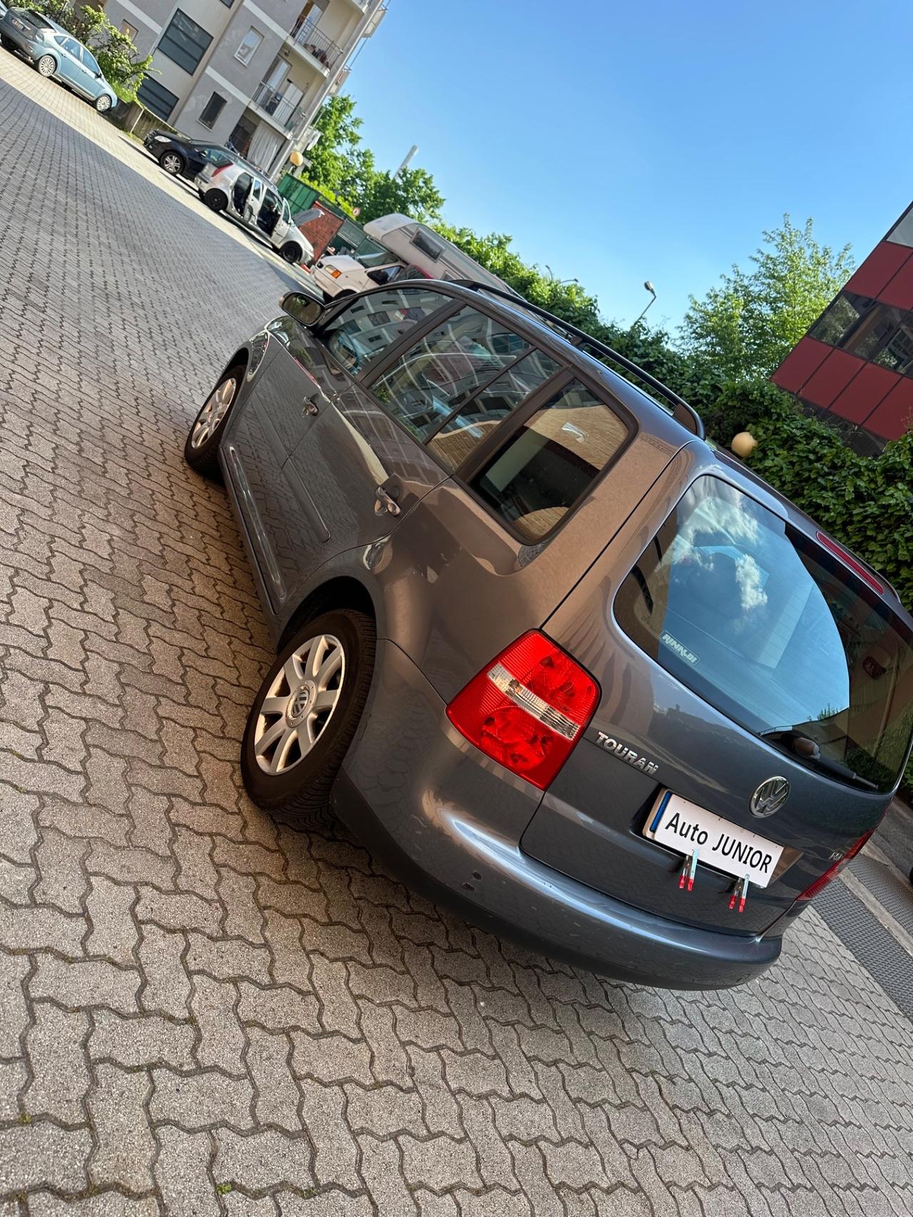 Volkswagen Touran 1.6 16V FSI Goal