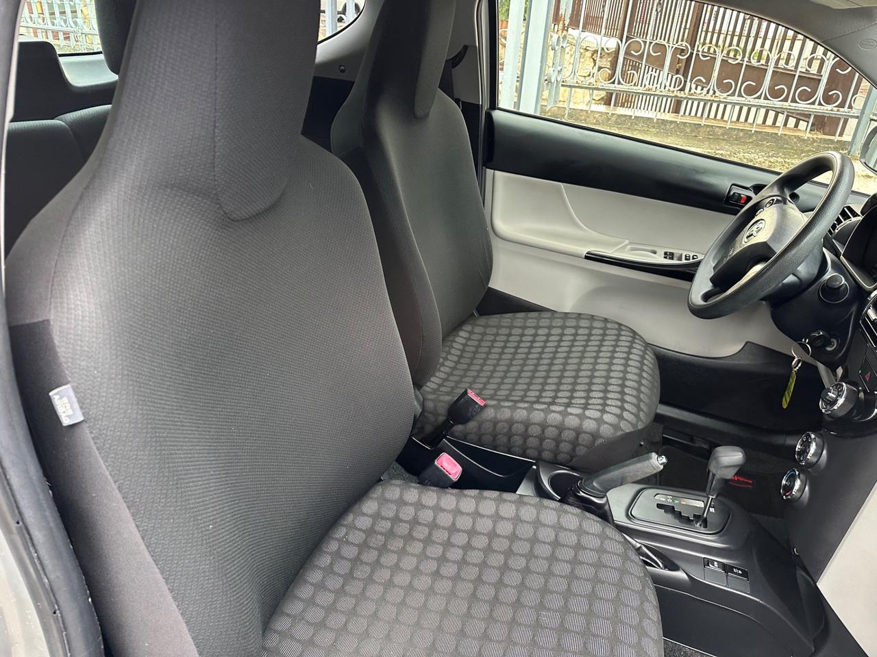 Toyota iQ 1.0 CVT Trend