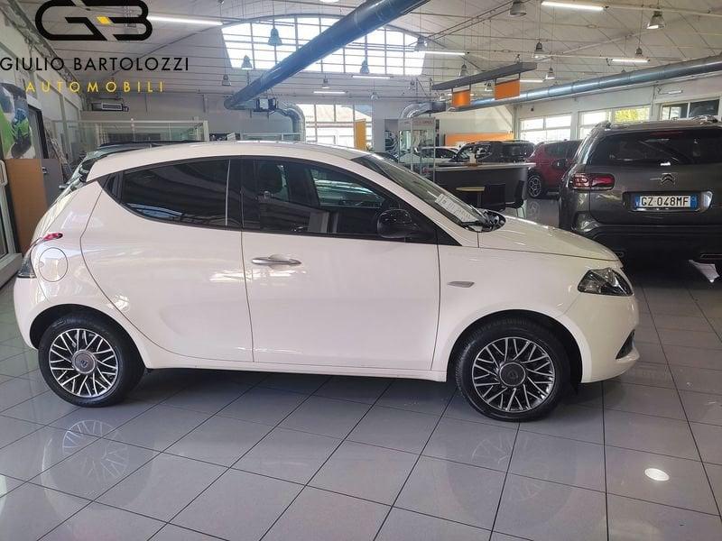 Lancia Ypsilon 1.0 FireFly 70cv S&S Hybrid GOLD PLUS