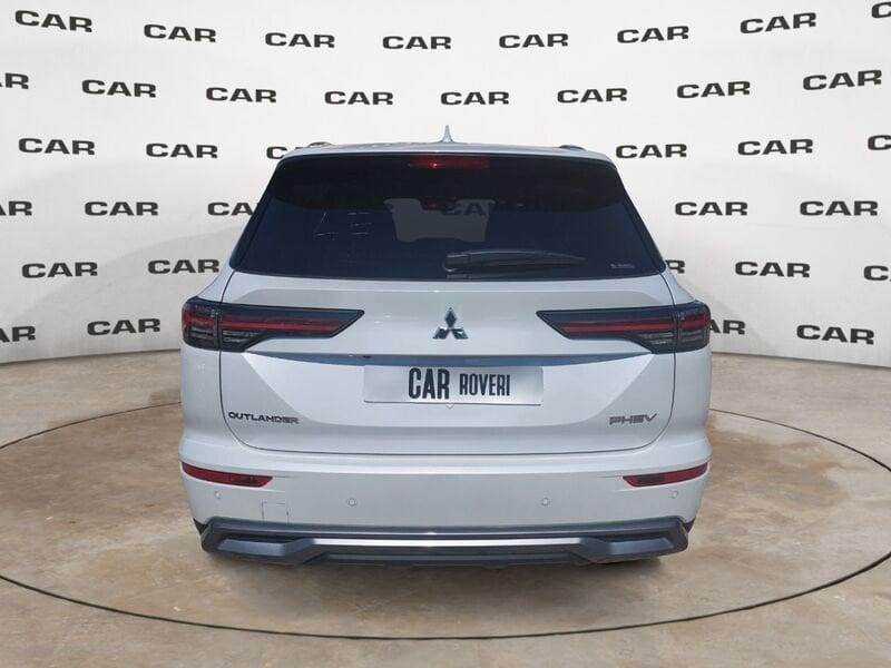 Mitsubishi Outlander PHEV 2.4L PHEV INTENSE
