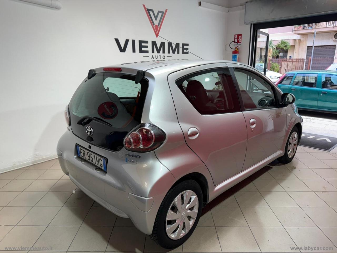 TOYOTA Aygo 1.0 12V VVT-i 5p. Lounge Connect