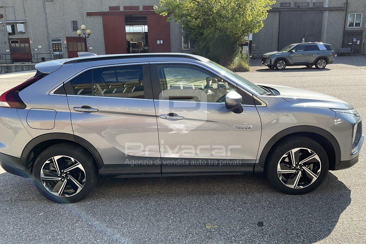 MITSUBISHI Eclipse Cross 2.4 MIVEC 4WD PHEV Instyle SDA Pack 0