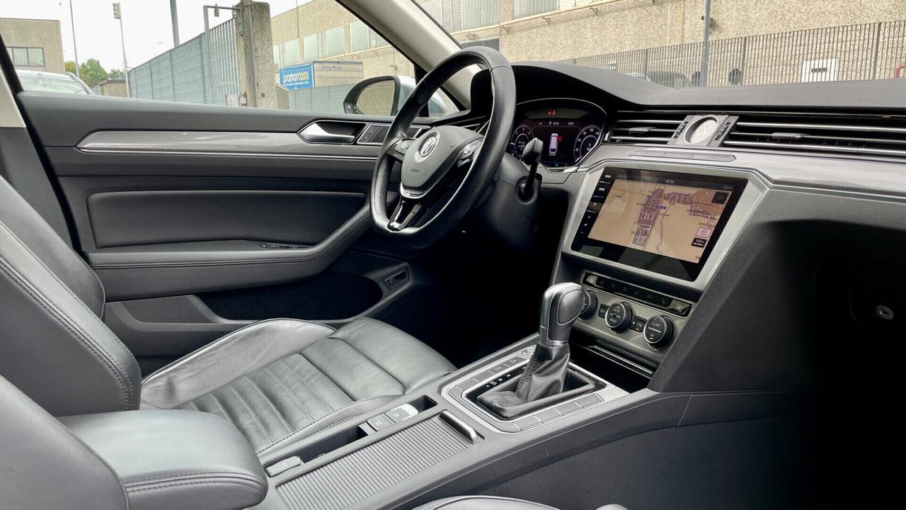 VOLKSWAGEN PASSAT VARIANT 2.0 ALLTRACK 4 MOTION DSG EXECUTIVE BMT 190CV - TETTO, PELLE, VIRTUAL COCKPIT