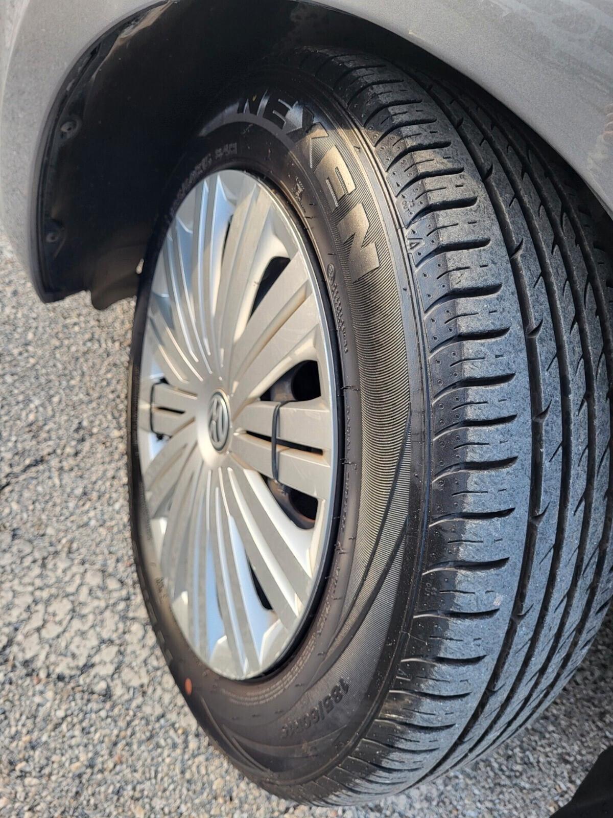VOLKSWAGEN POLO 1,4 TDI-EURO 6B-FOTO 3 REVISIONI