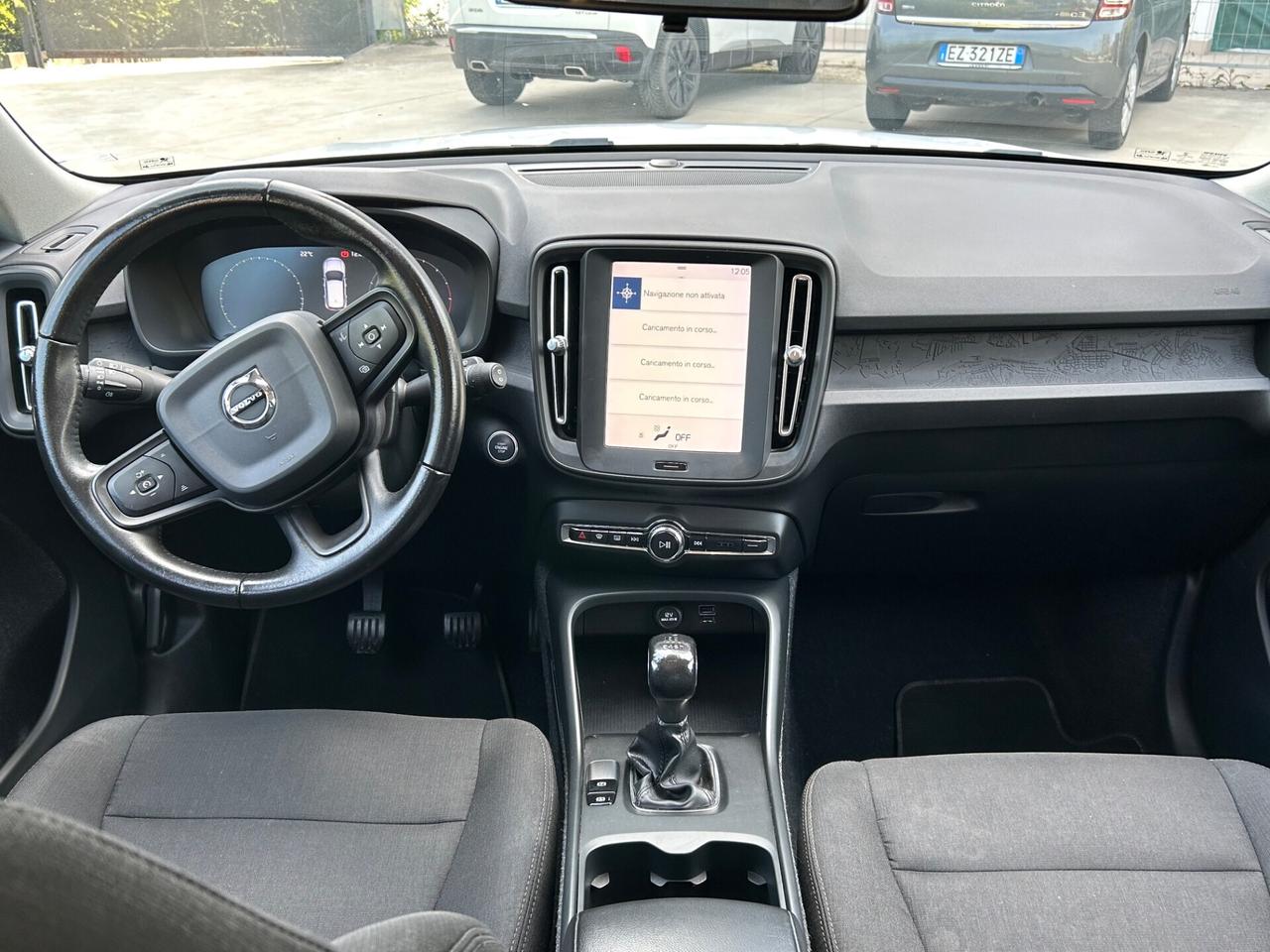Volvo XC40 2.0 diesel 150 cv D3 R-design