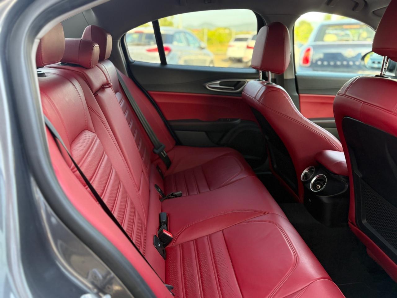 Alfa Romeo Giulia 2.2 Turbodiesel 210 CV AT8 AWD Q4 Veloce