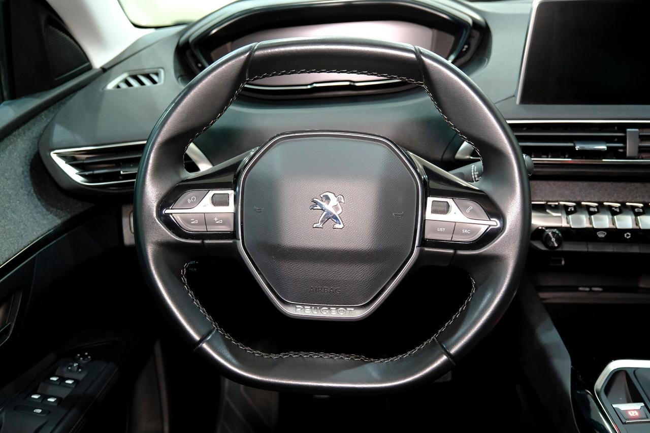 Peugeot 3008 ALLURE 1200T 130cv COCKPIT/LED/NAV