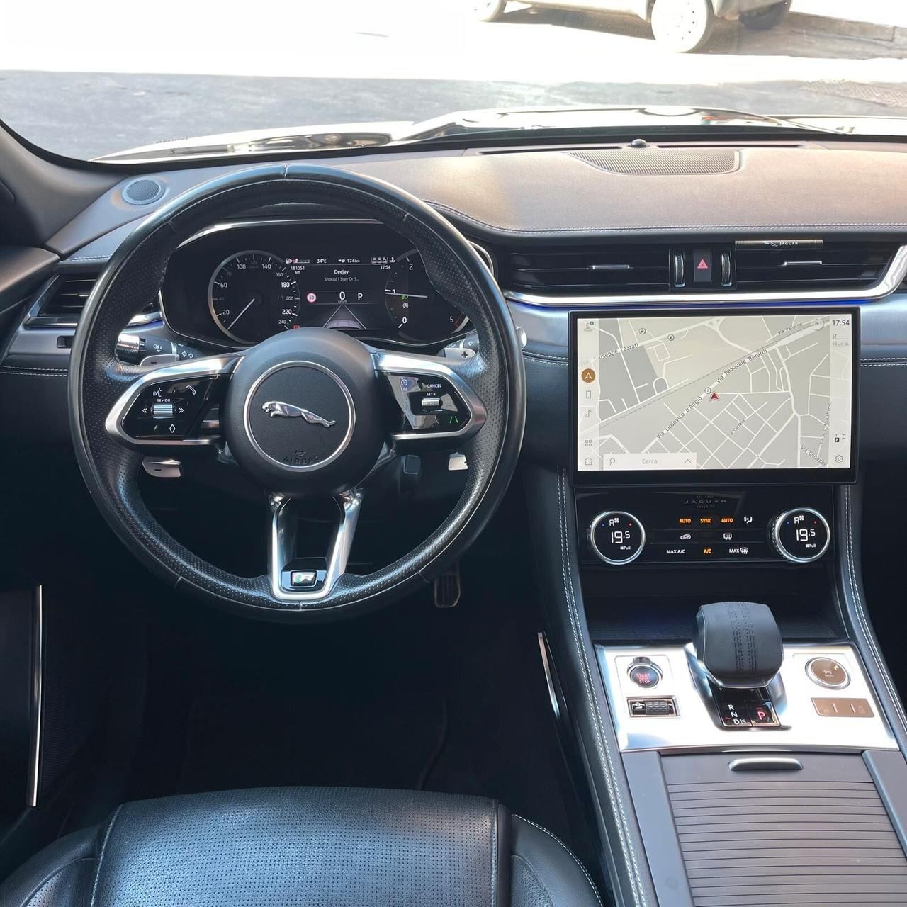 Jaguar F-Pace 2.0 D 204 CV AWD aut. R-Dynamic SE