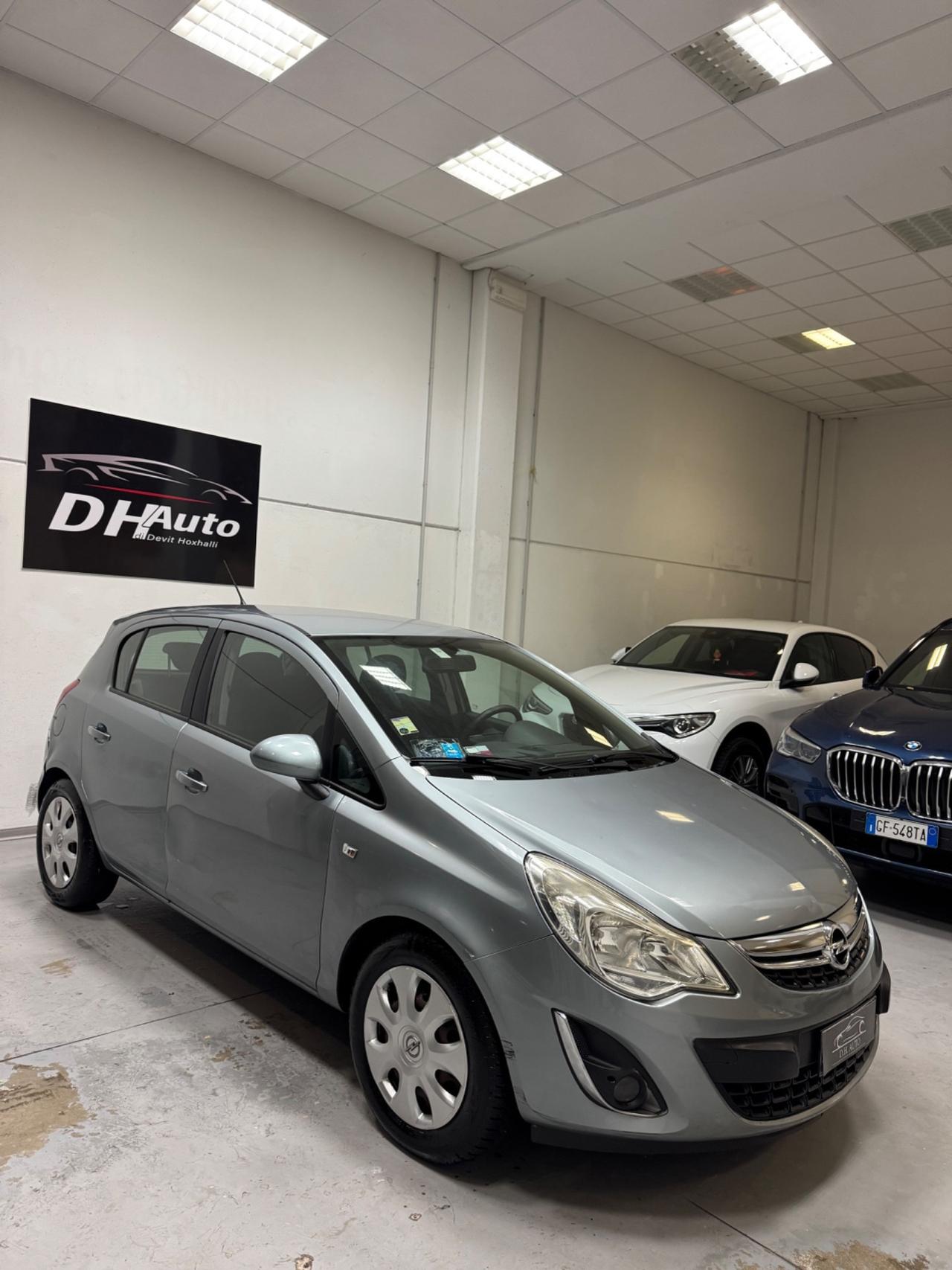 Opel Corsa 1.2 5 porte Cosmo