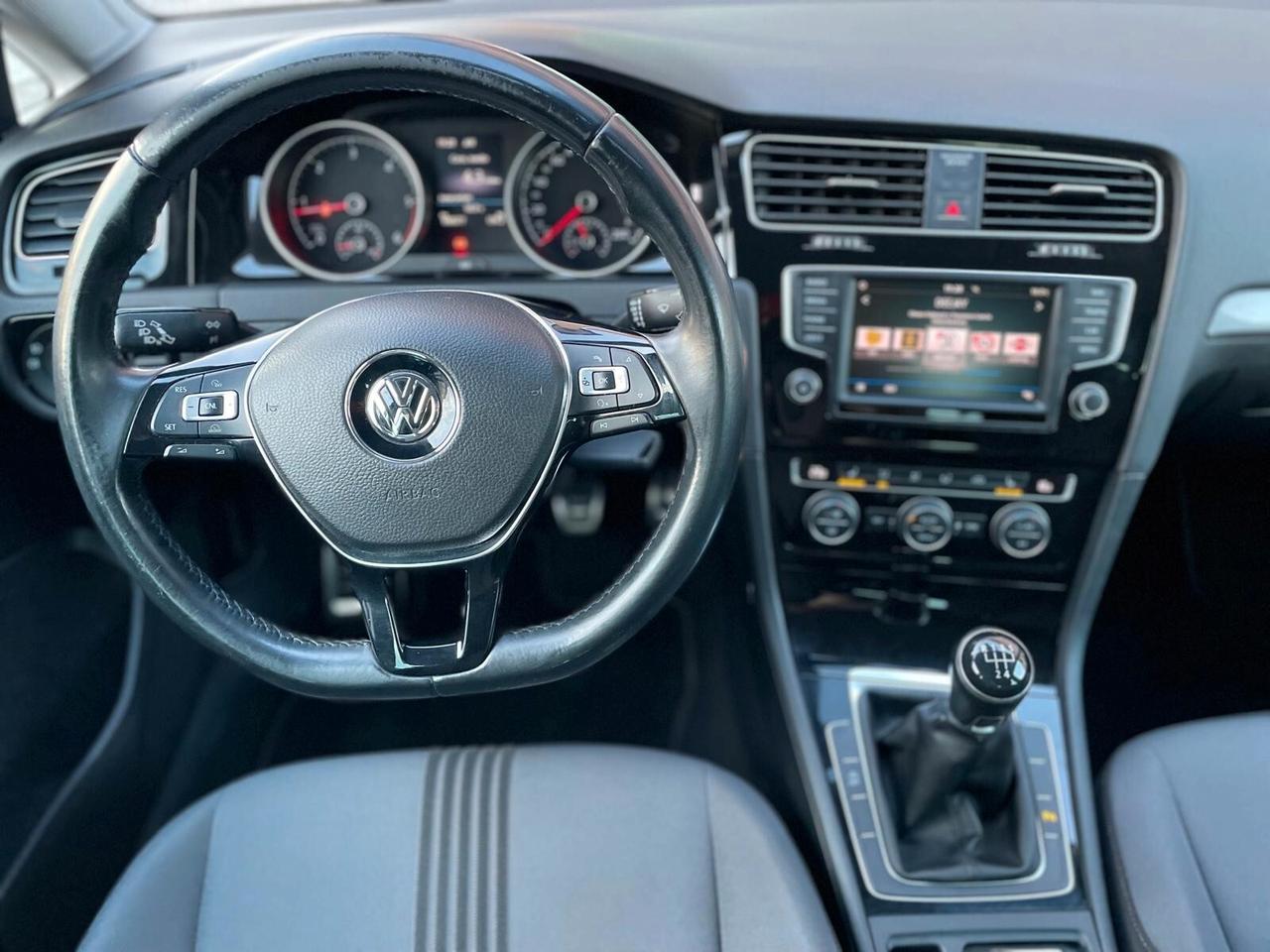 Volkswagen Golf 1.6 TDI Executive BlueMotion