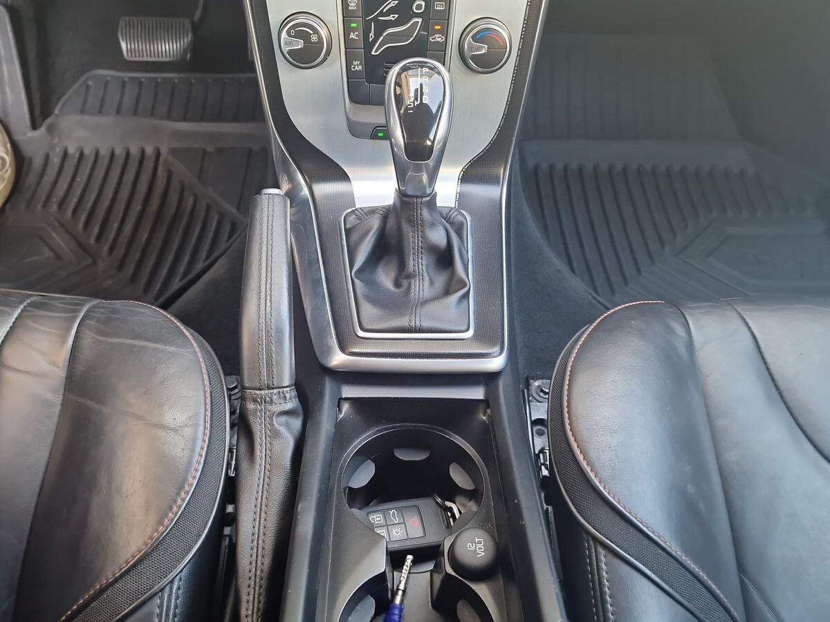 VOLVO V40 CROSS COUNTRY 2.0