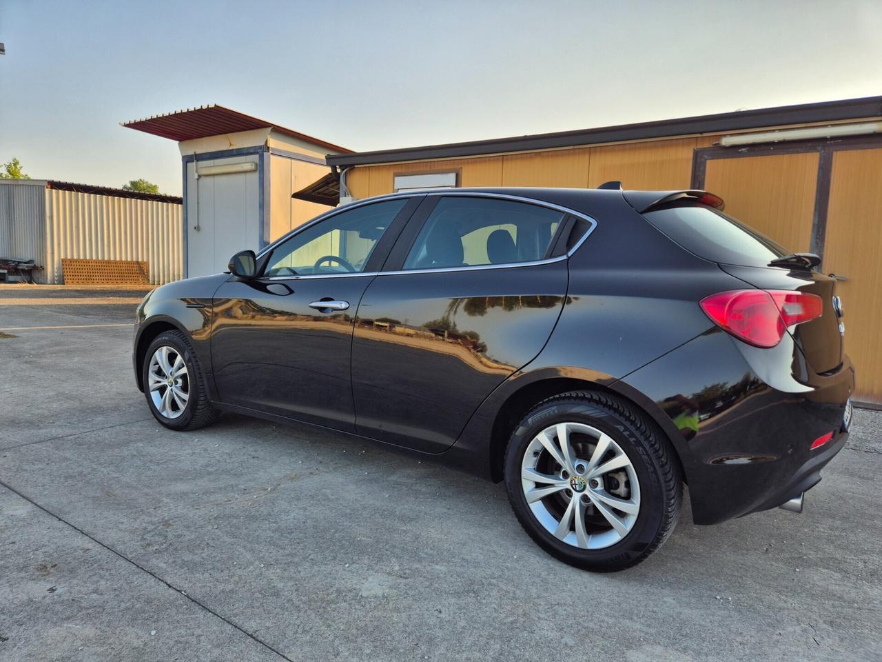 Alfa Romeo Giulietta 1.6 JTDm-2 105 CV Exclusive