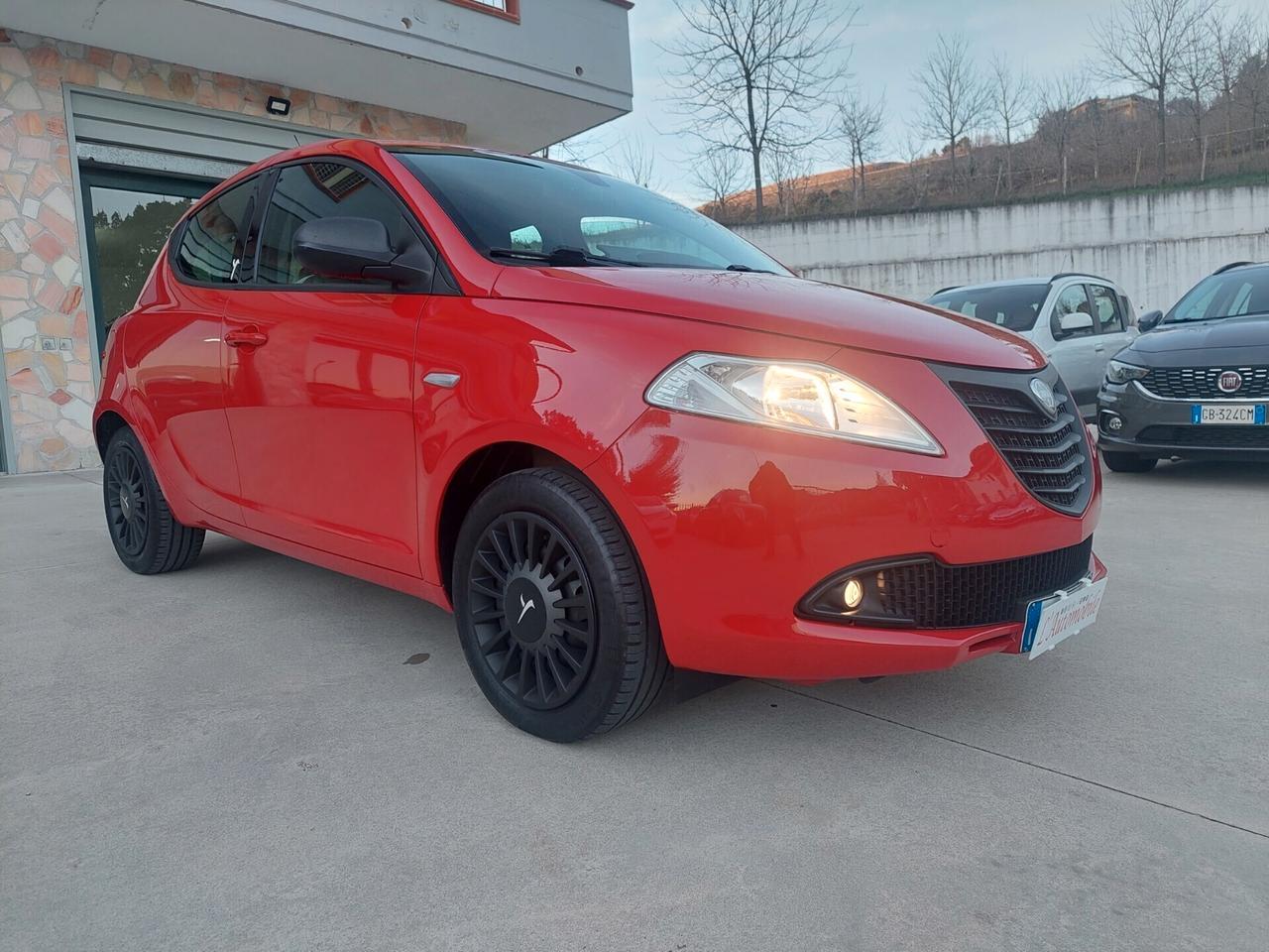 Lancia Ypsilon 1.3 MJT 16V 95 CV 5 porte 2015
