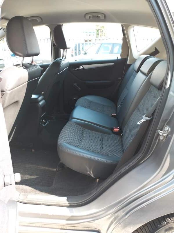 MERCEDES A 160 BlueEFFICIENCY Avantgarde