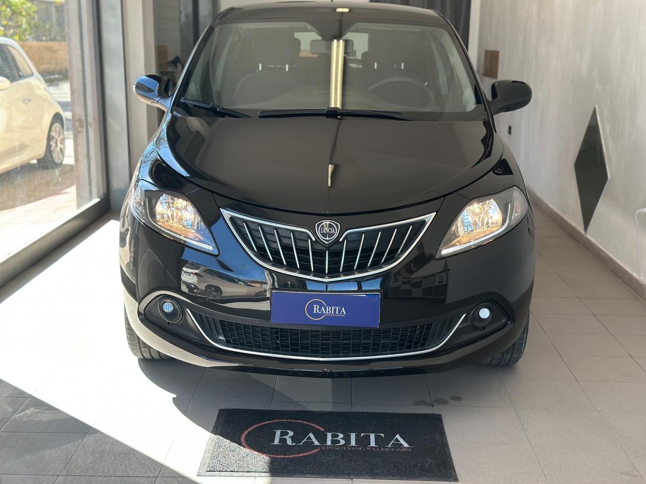 Lancia Ypsilon 1.0 FireFly 5 porte S&S Hybrid Platino 2024