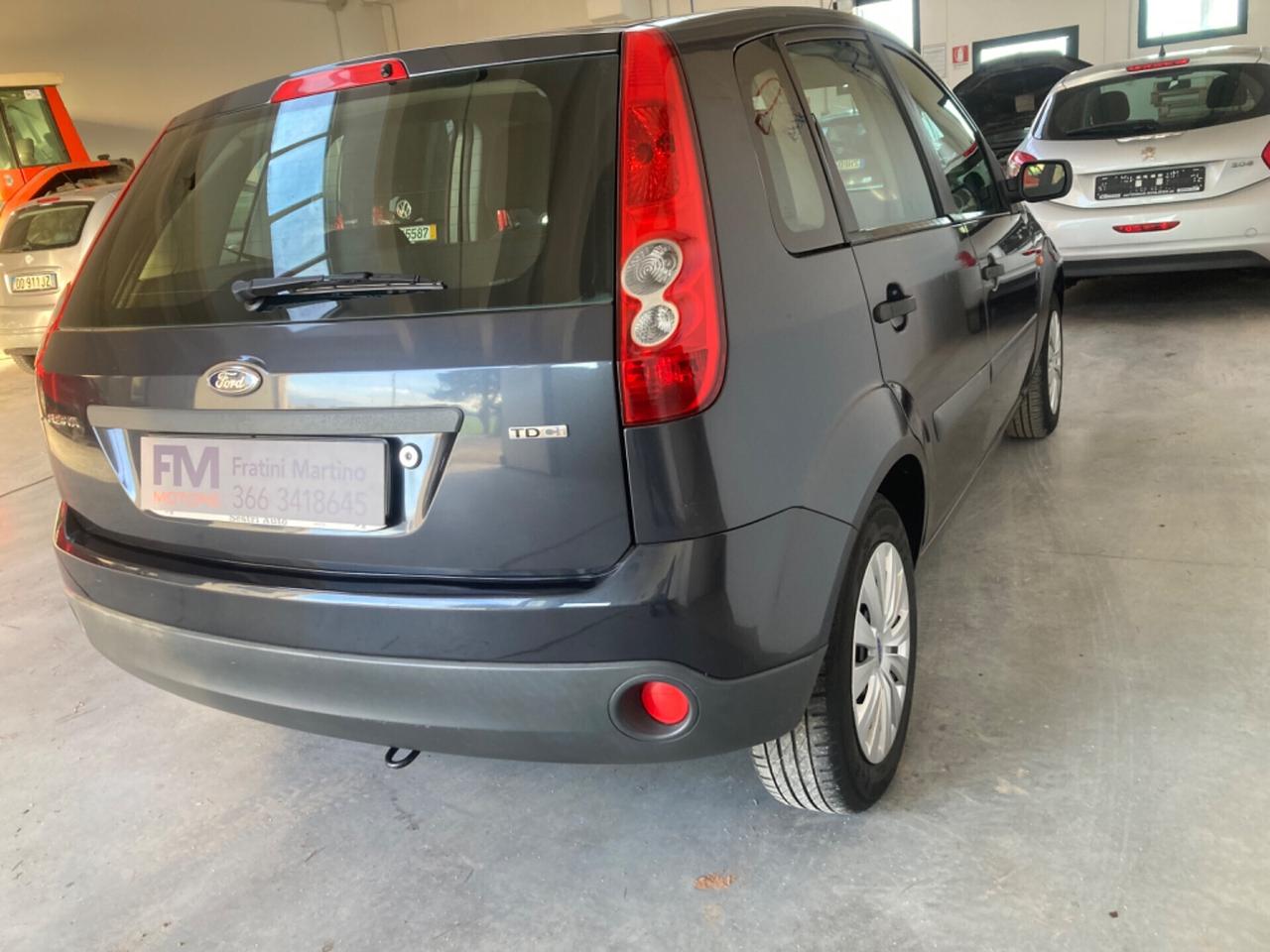 Ford Fiesta 1.4TDCi 5p. Ghia per neopatentati