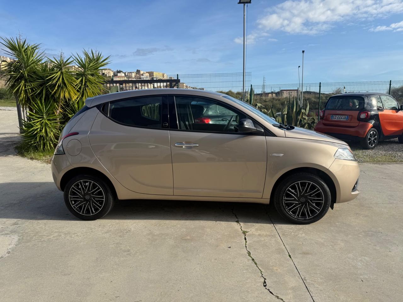 Lancia Ypsilon 1.0 FireFly 5 porte S&S Hybrid Ecochic Gold