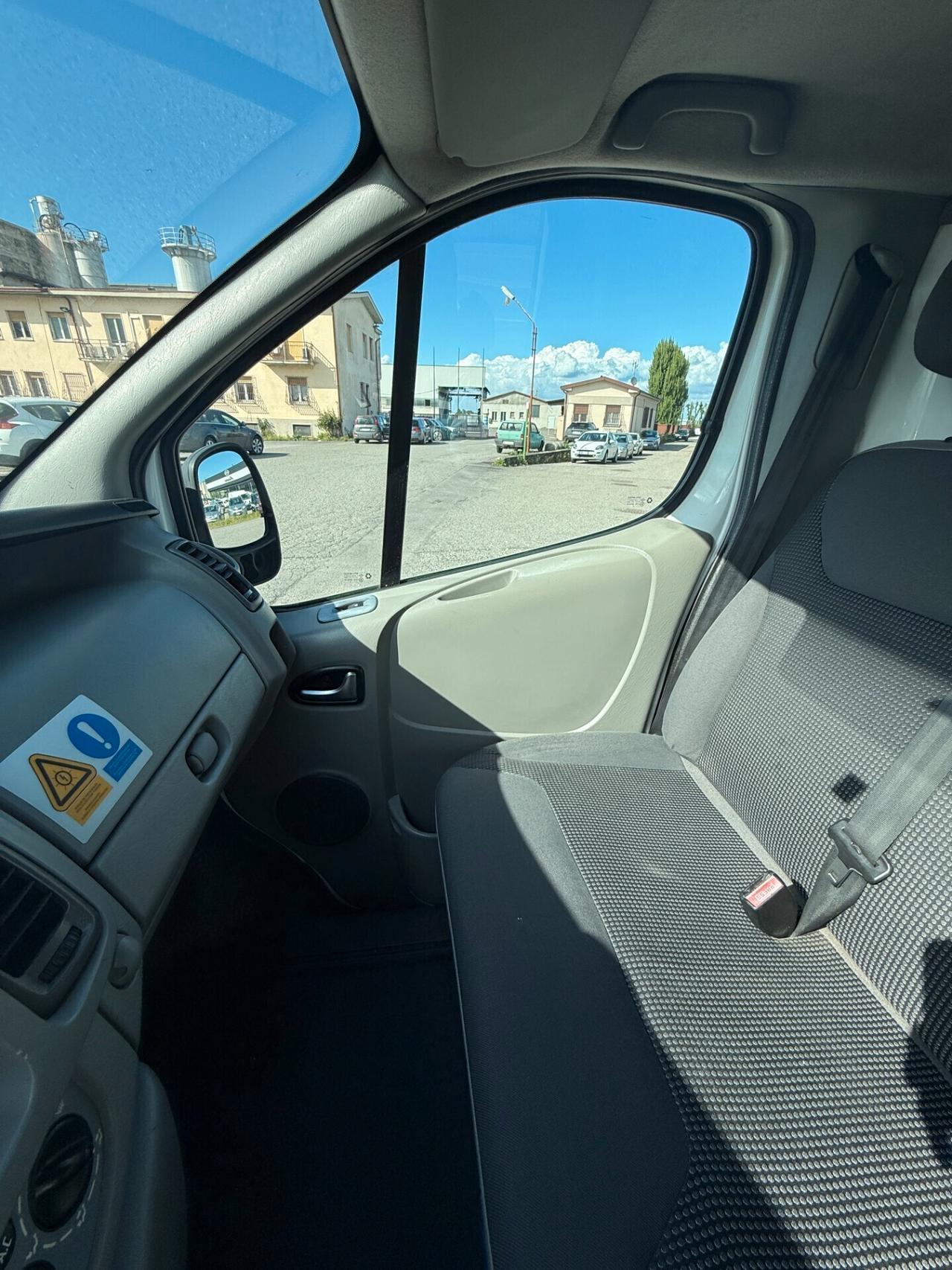 OPEL VIVARO