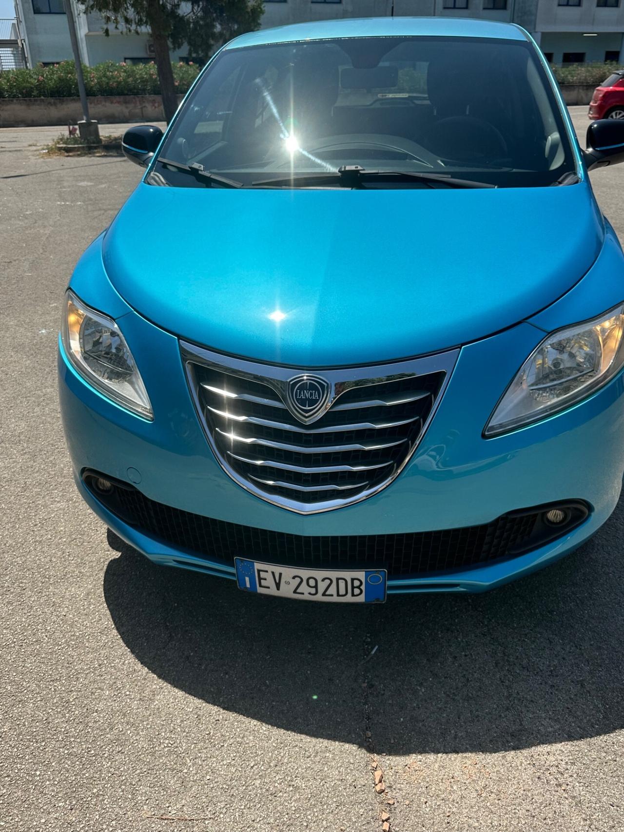 Lancia Ypsilon 0.9 TwinAir 85 CV 5 porte Metano Ecochic Elefantino