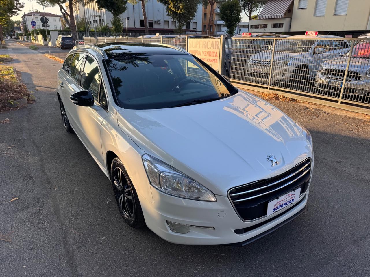 Peugeot 5008 1.6 e-HDi 115CV S&S garanzia 12 mesi