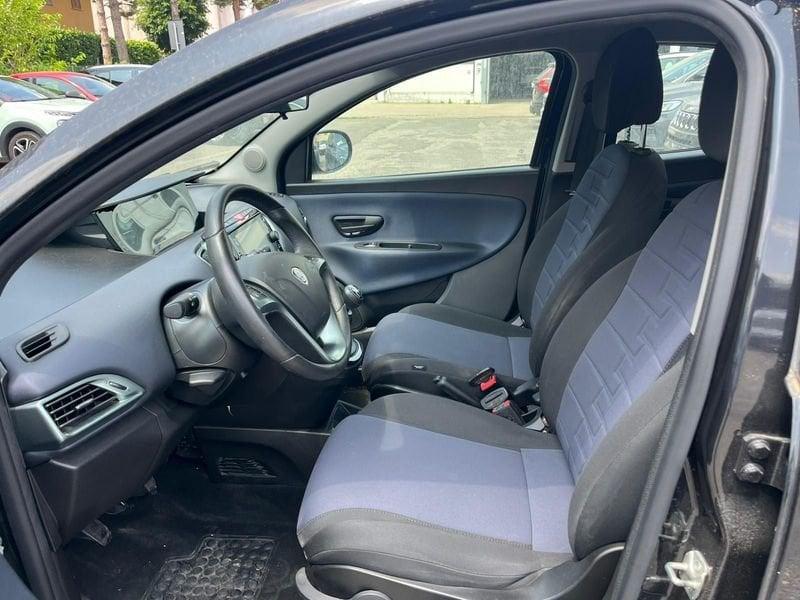 Lancia Ypsilon Ypsilon 1.0 FireFly 5 porte S&S Hybrid Platino