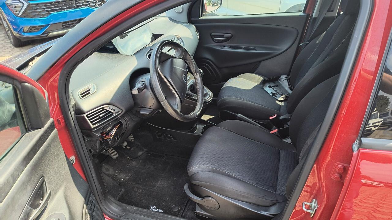 Lancia Ypsilon 1.3 MJT 16V 95 CV 5 porte S&S S Momodesign