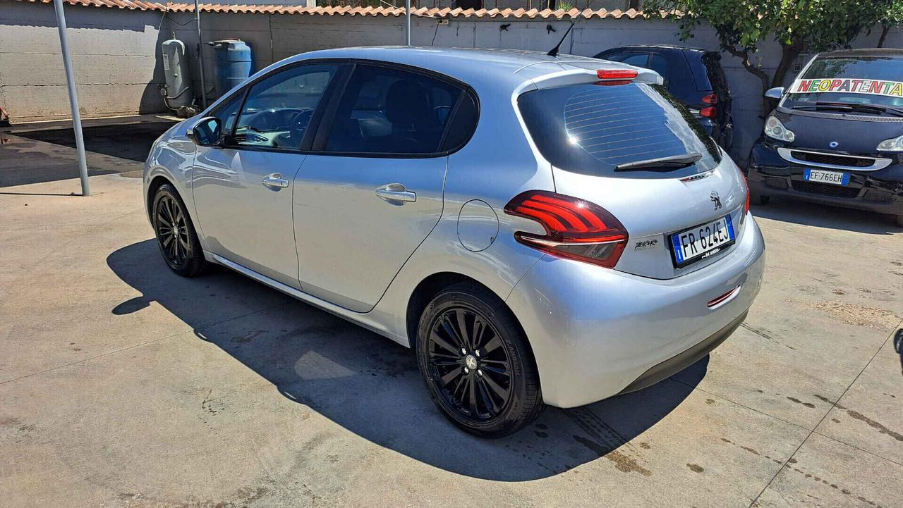 Peugeot 208 BlueHDi 75 5 porte Allure