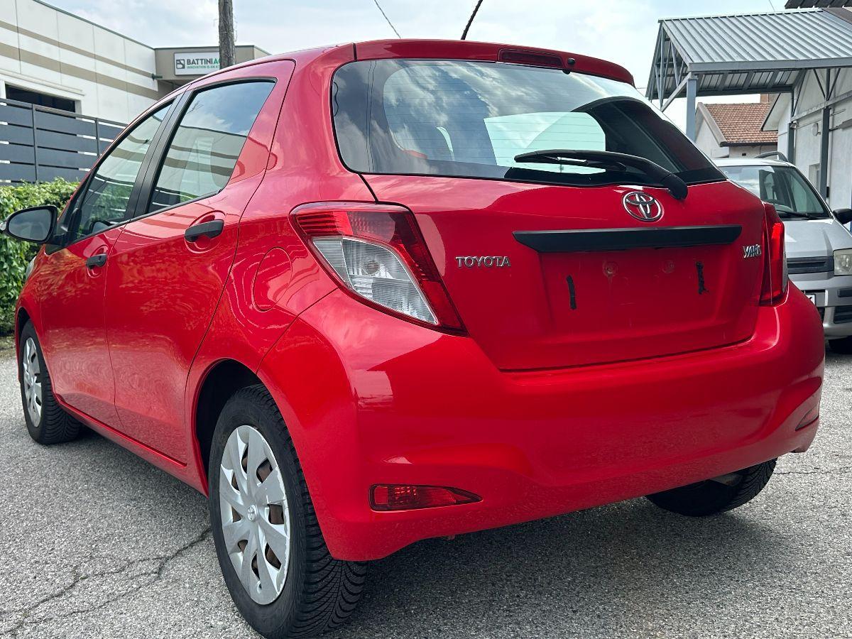 TOYOTA - Yaris - 1.0 5 porte Lounge