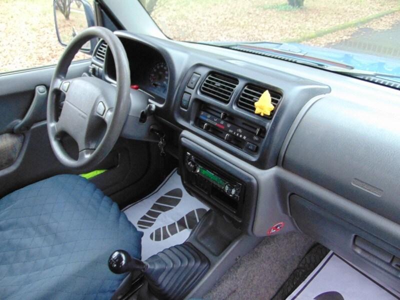 SUZUKI Jimny 3ª serie Jimny 1.3i 16V cat 4WD JLX