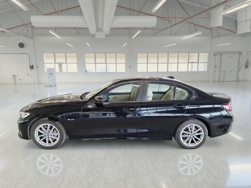 BMW 330 Business Advantage aut. 4 PORTE BERLINA