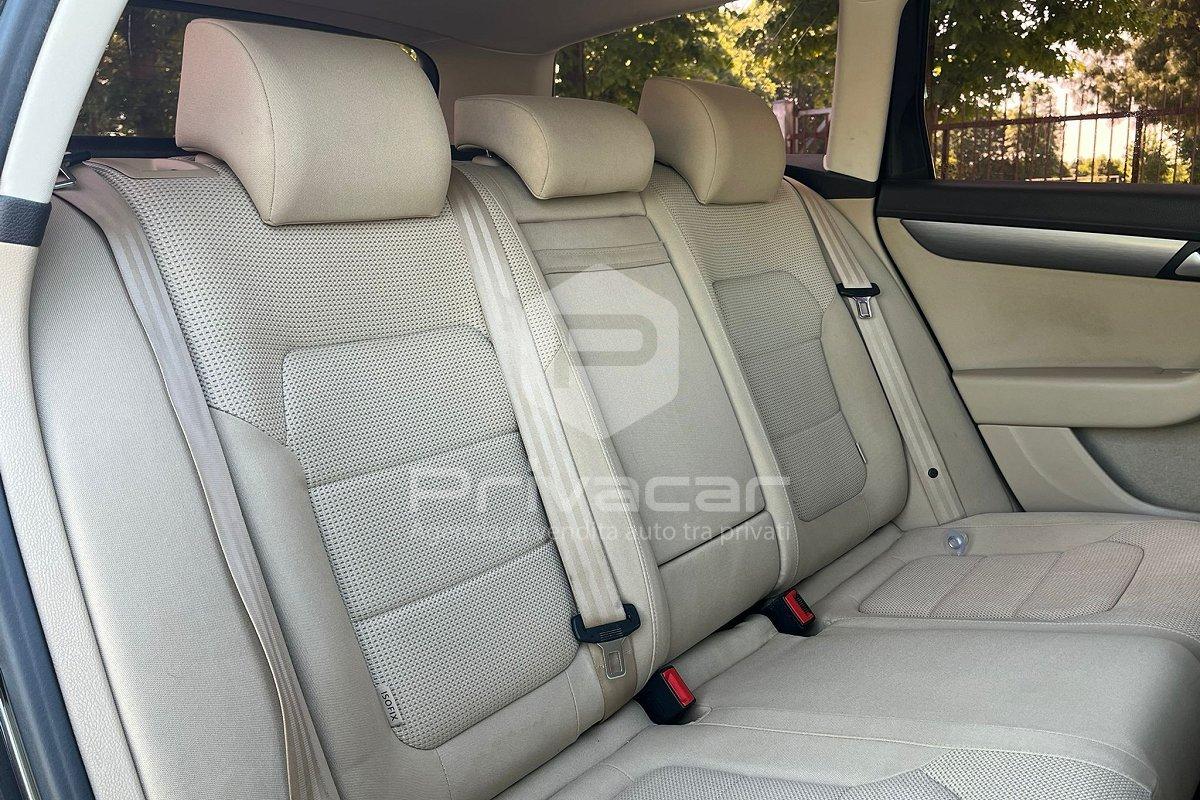 VOLKSWAGEN Passat 2.0 TDI Comfortline BlueM. Tech.