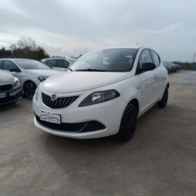 Lancia Ypsilon 1.0 S&S Hybrid Ecochic Silver IVA ESPOSTA
