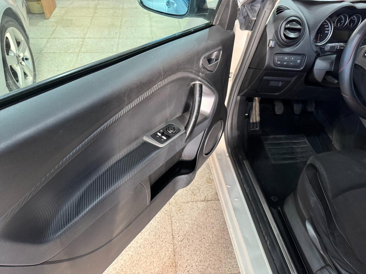 Alfa Romeo MiTo 1.4 T 120 CV GPL Distinctive Sport