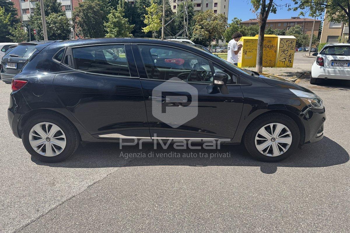 RENAULT Clio TCe 12V 90 CV 5 porte Moschino Intens