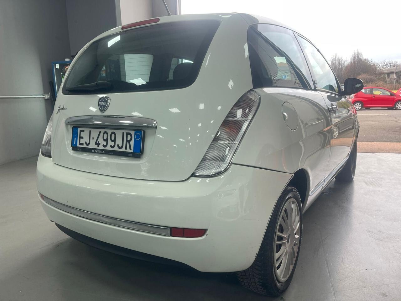 Lancia Ypsilon 1.2 69 CV 5 porte S&S Platinum