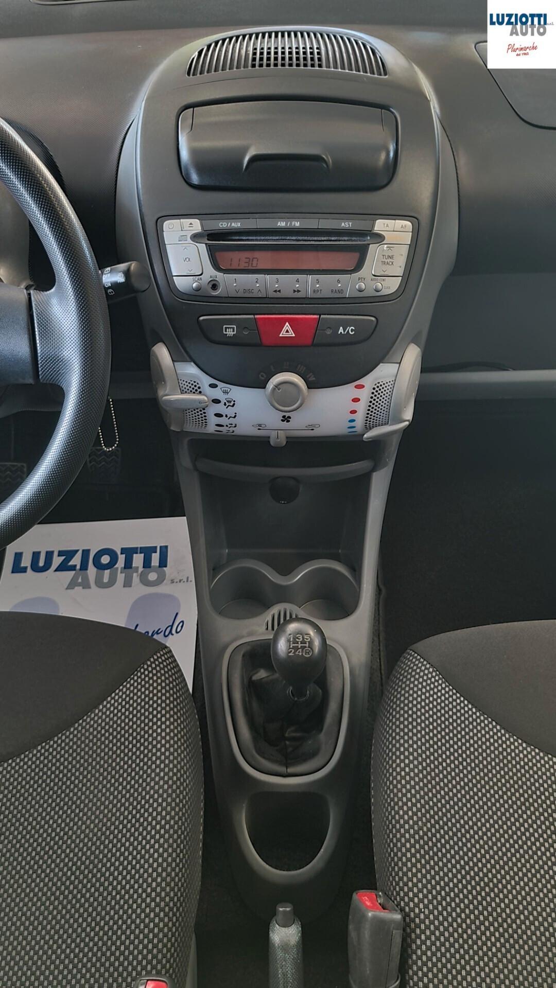Toyota Aygo 1.0 5P. CONNECT SOL