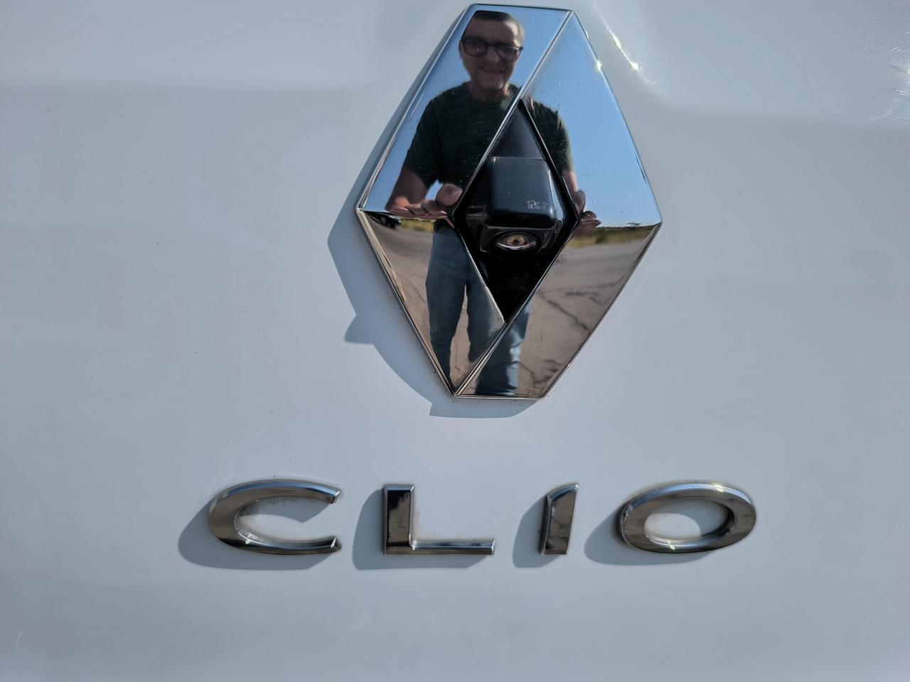 RENAULT CLIO MOSCHINO 1.5 HDI 75cv LED/NAVI/SES.POST/RETROCA