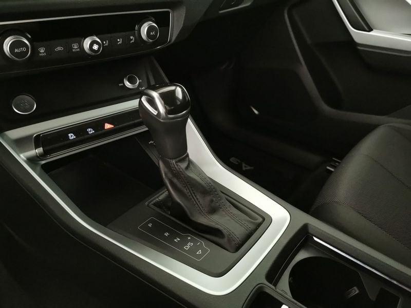 Audi Q3 40 2.0 tdi Business quattro 190cv s-tronic