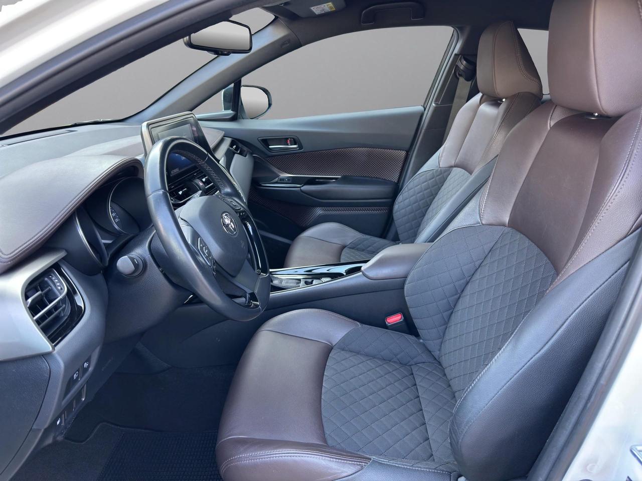 Toyota C-HR 1.8h Lounge 2wd e-cvt my18