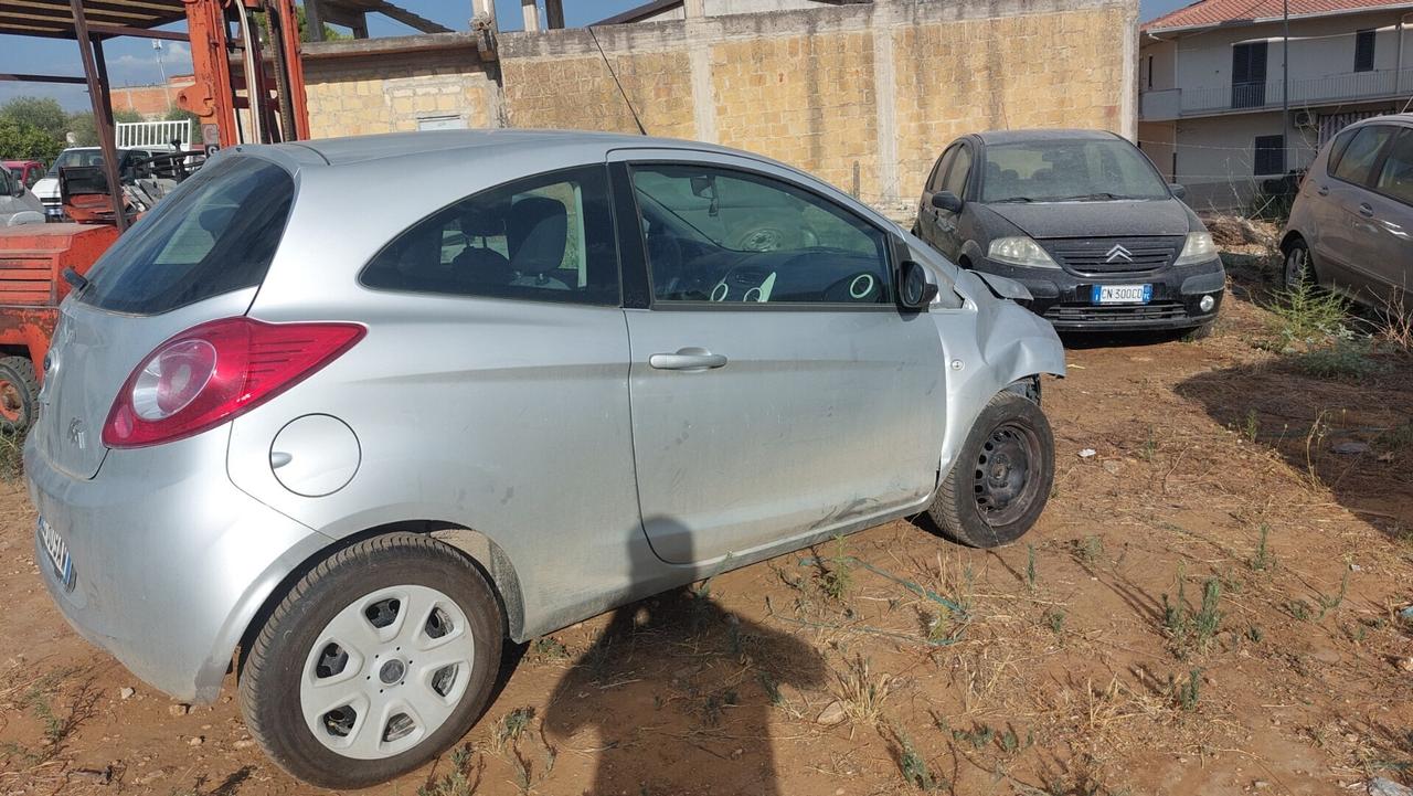 Ford Ka Ka 1.2 8V 69CV entra e leggi