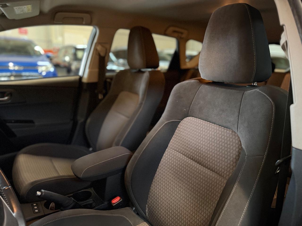 Toyota Auris 1.8 Hybrid Black Edition AUTOMATICA NEOPATENTATI