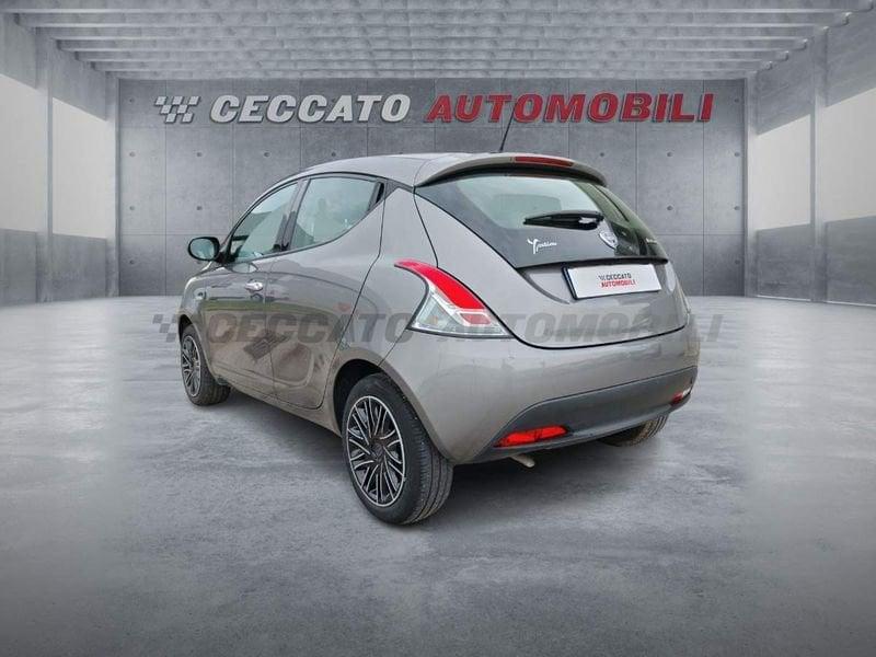 Lancia Ypsilon Ypsilon 1.0 firefly hybrid Silver s&s 70cv 5p.ti