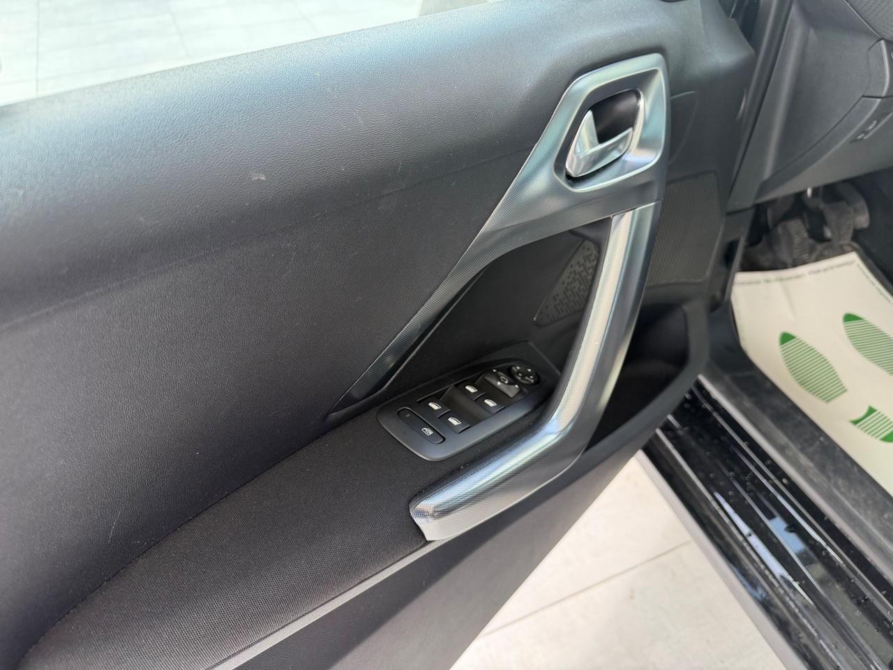 Peugeot 2008 BlueHDi 100 Allure