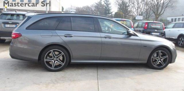MERCEDES-BENZ E 300 Classe E SW de eq-power Premium auto - FZ413HM