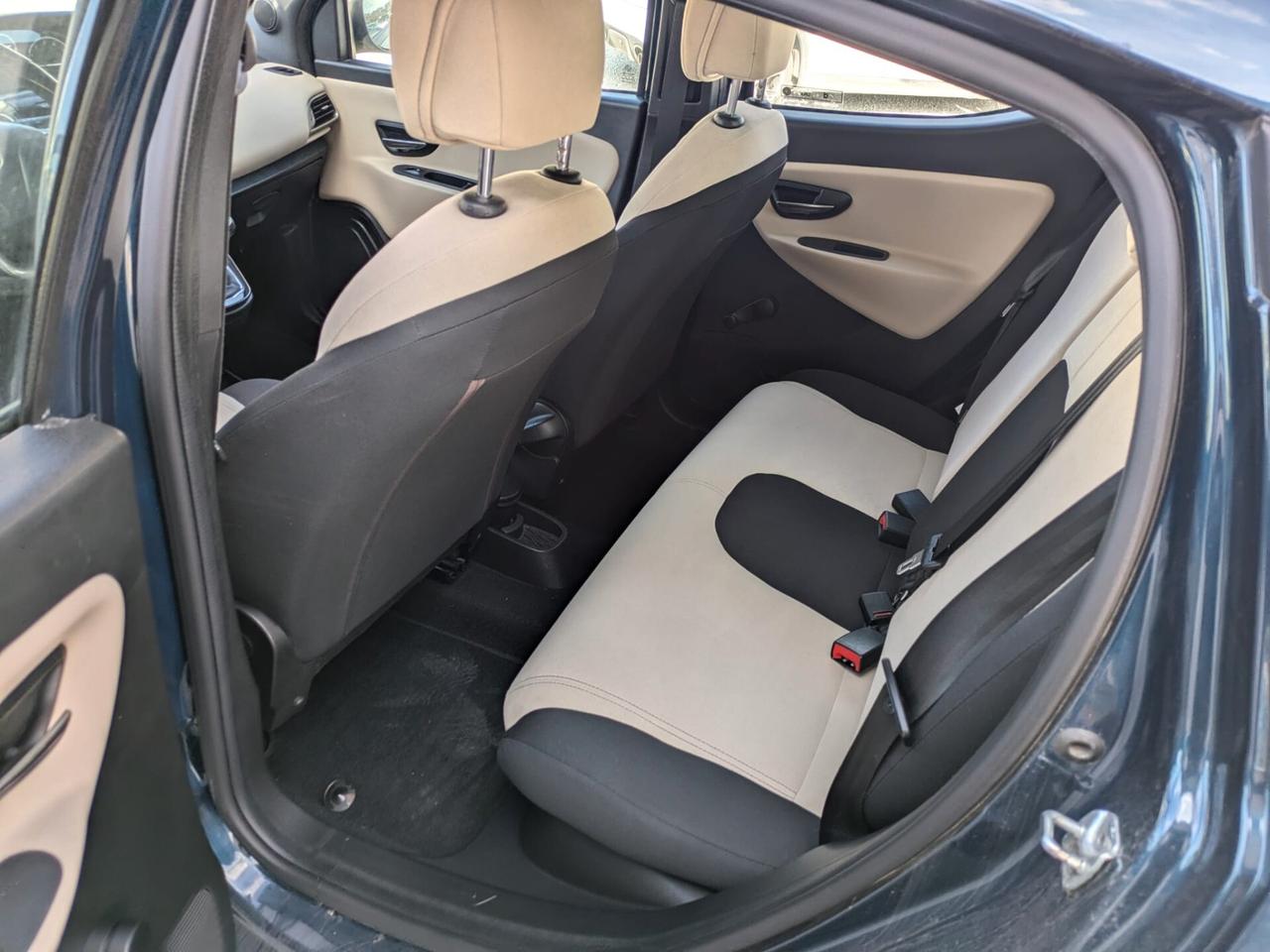 Lancia Ypsilon 1.2 69 CV 5 porte Gold