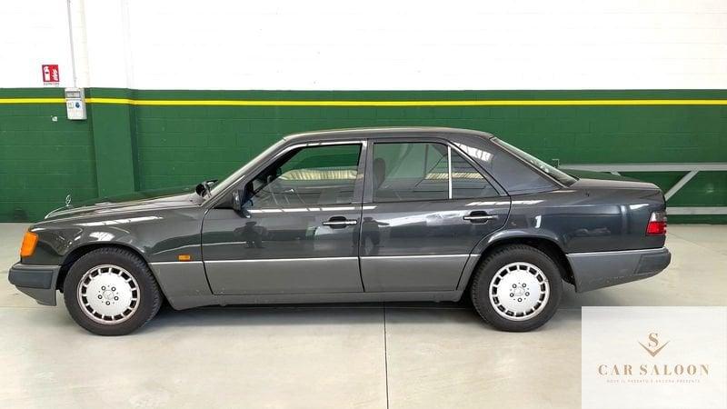 Mercedes-Benz Serie 200-320 200 E