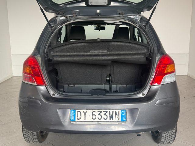 TOYOTA Yaris 1.0 3 porte Luxury pack
