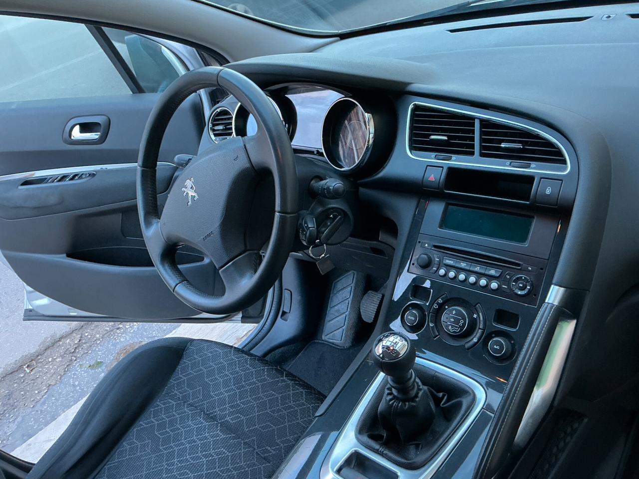 Peugeot 3008 1.6 HDi 115CV Allure