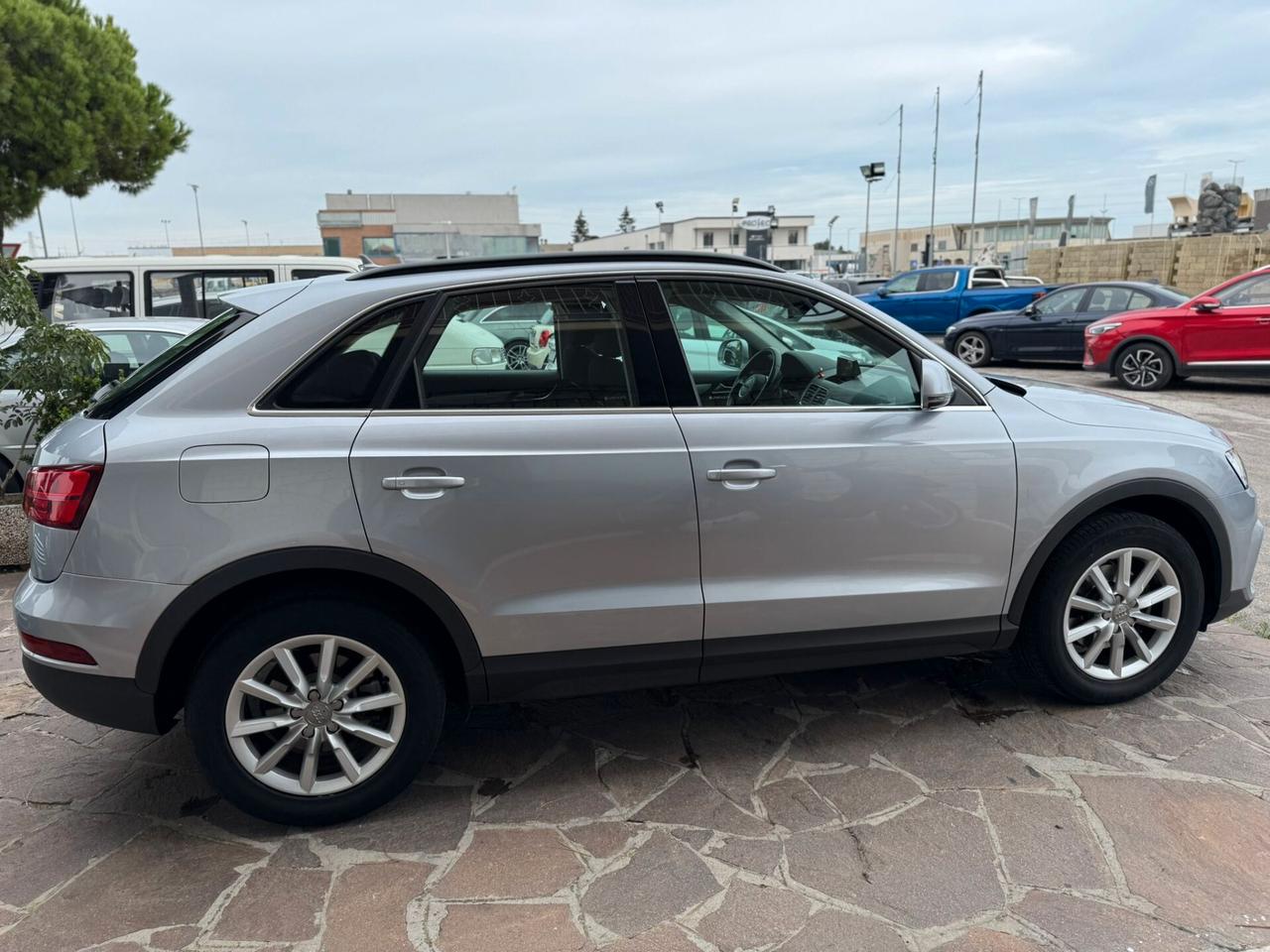 Audi Q3 2.0 TDI 120 CV S tronic