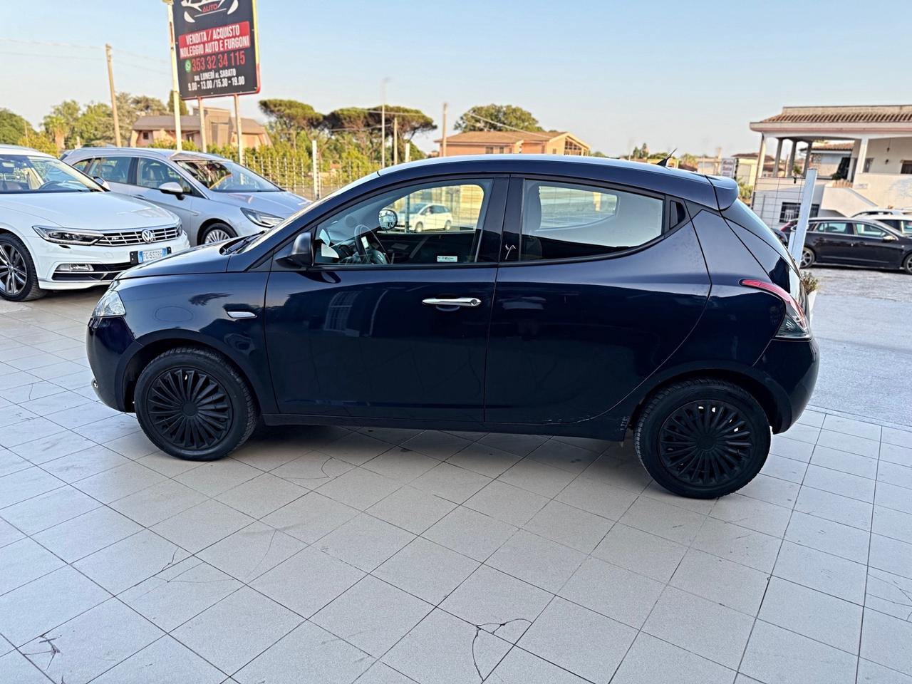 Lancia Ypsilon 1.2 69 CV 5 porte Platinum Garanzia 12 Mesi